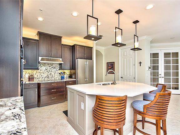 5th image of 4550 Colony Villas Dr Unit 1802