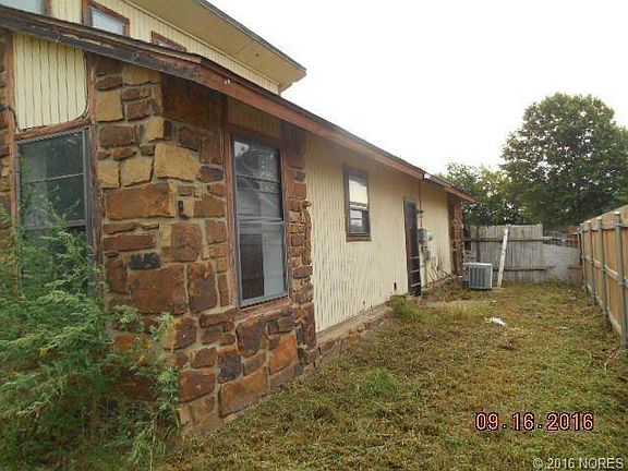 5th image of 13918 S Poplar Pl E