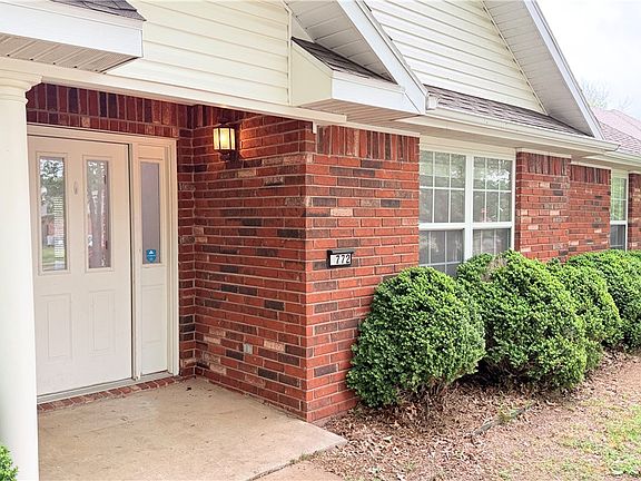 3rd image of 772 N Queen Annes Lace Dr