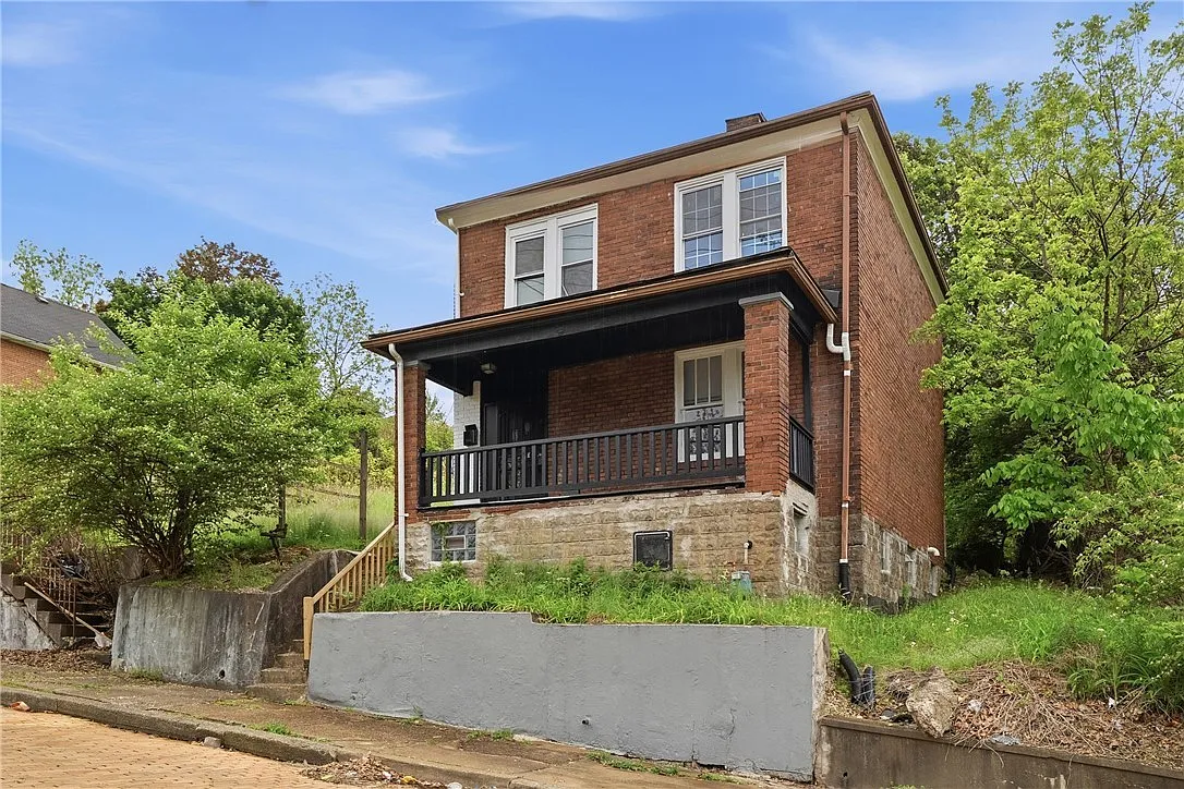 3 bed, 1120 sqft, $1,299 — Photo 2