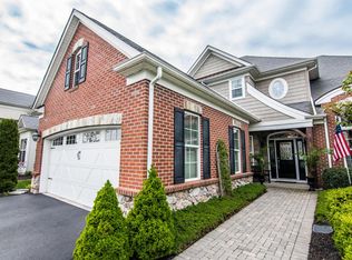 3 E Grimaldi Dr, Farmingdale, NJ 07727