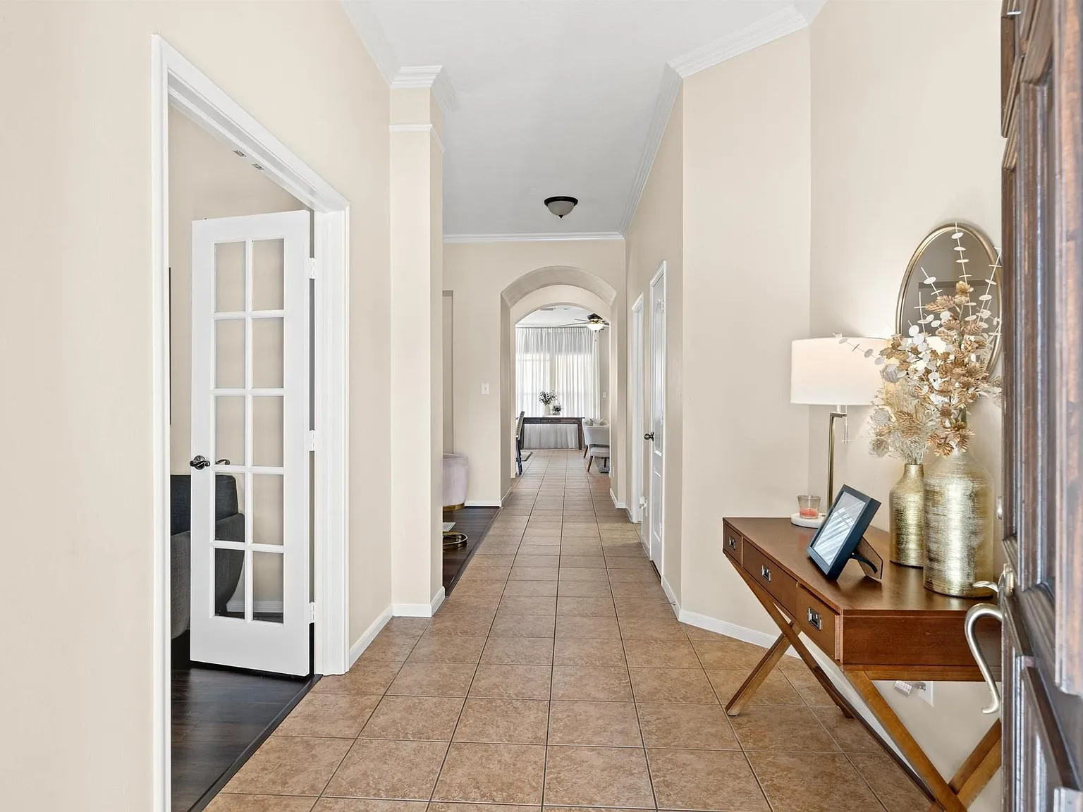 3 bed, 2.0 bath, 2133 sqft, $2,250 — Photo 3