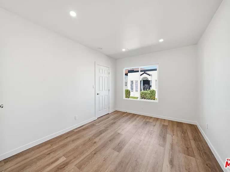3020 W 12th St #3028-1/2 — Photo 6