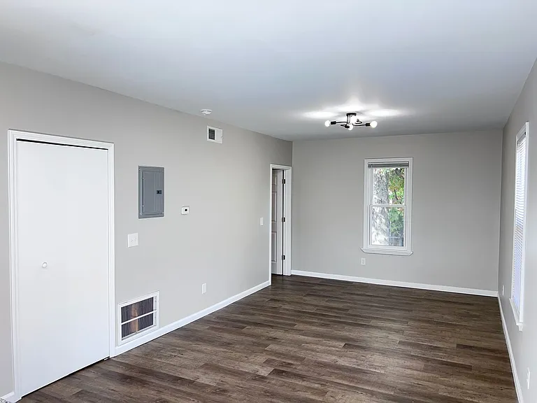 5651 Plumer St — Photo 10