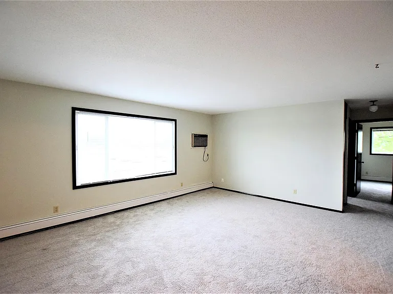 411 River St NE — Photo 11