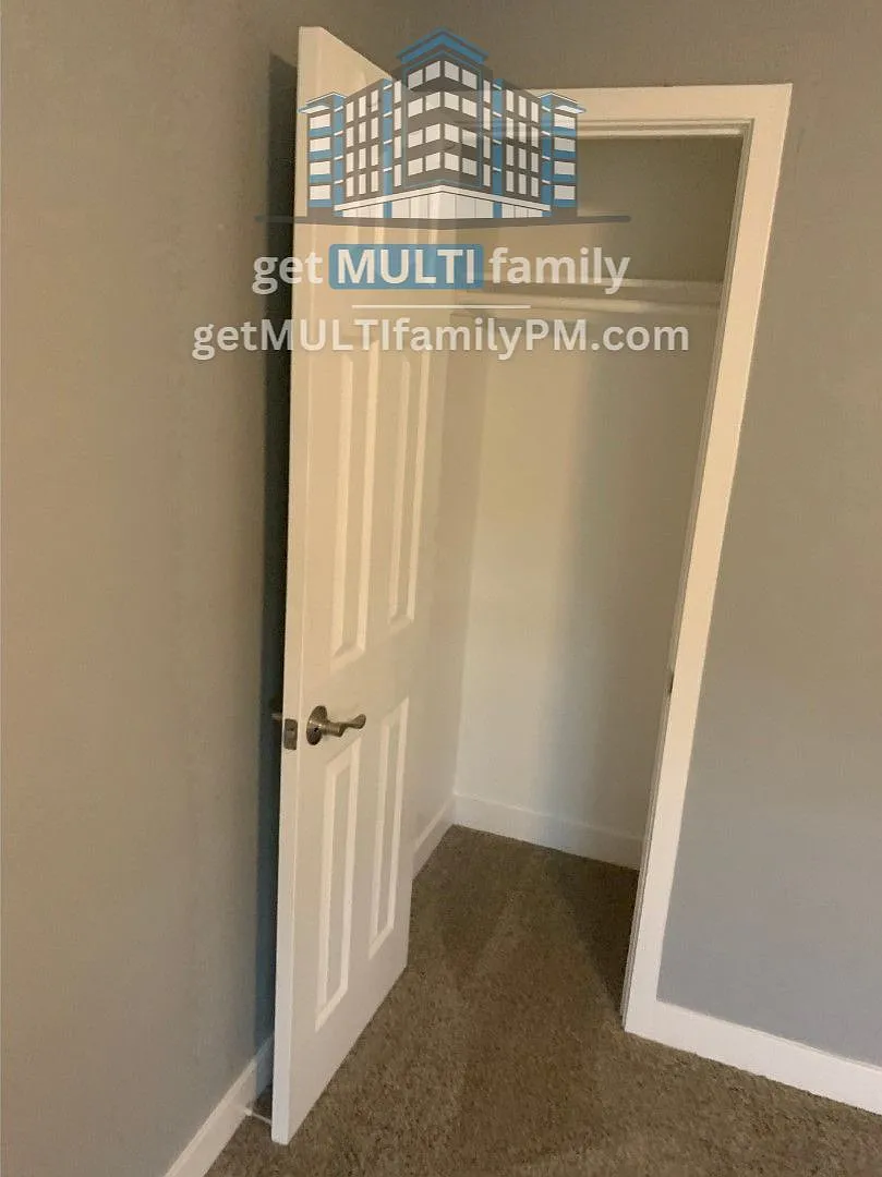 2 bed, 1.0 bath, 800 sqft, $1,100 — Photo 4