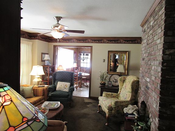 3rd image of 600 W Sherrod Ave
