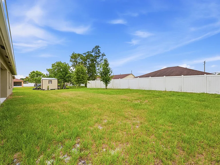 1692 SW Alvaton Ave — Photo 37