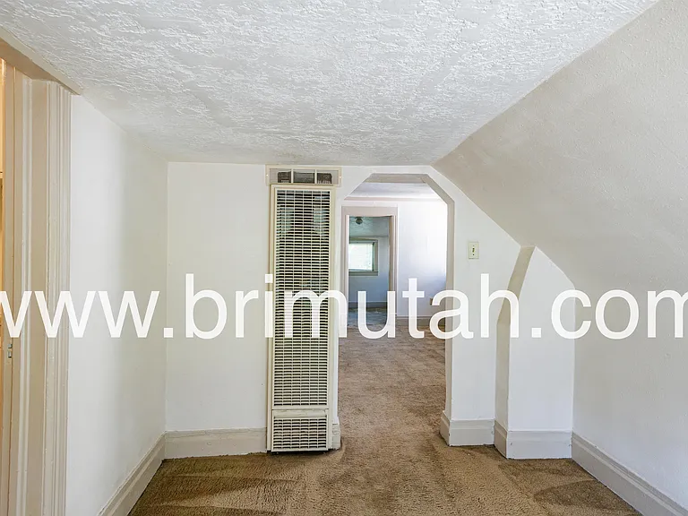 368 S University St #5 — Photo 9