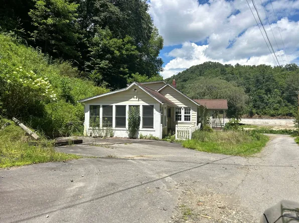 34 Hopson Holw, Green Mountain, NC 28740