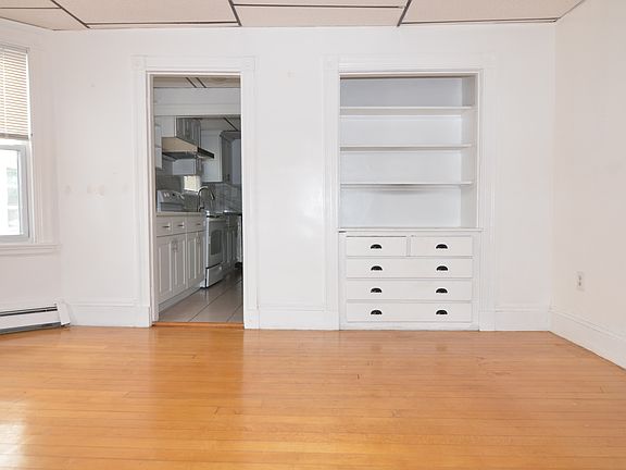 4th image of 114 Sagamore St #1