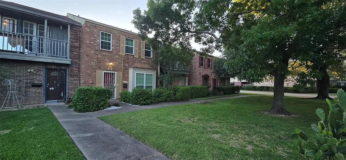 Building Photo - 7913 Grove Ridge Dr