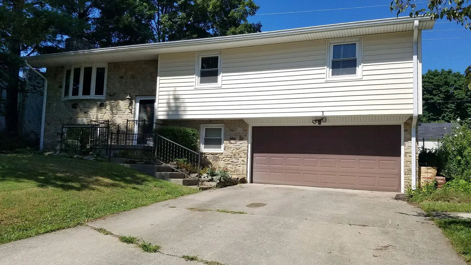 901 N Plymouth Ct photo 1