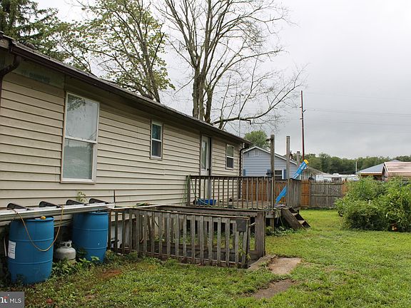 5th image of 16 Uhland Ave