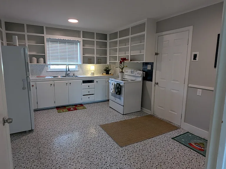 2417 S Kennedy Ave — Photo 26