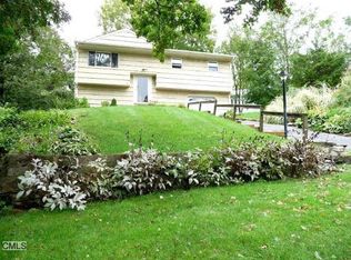 10 Sheila Ct, Norwalk, CT 06851