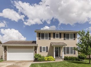 180 S 86th St, West Des Moines, IA 50266