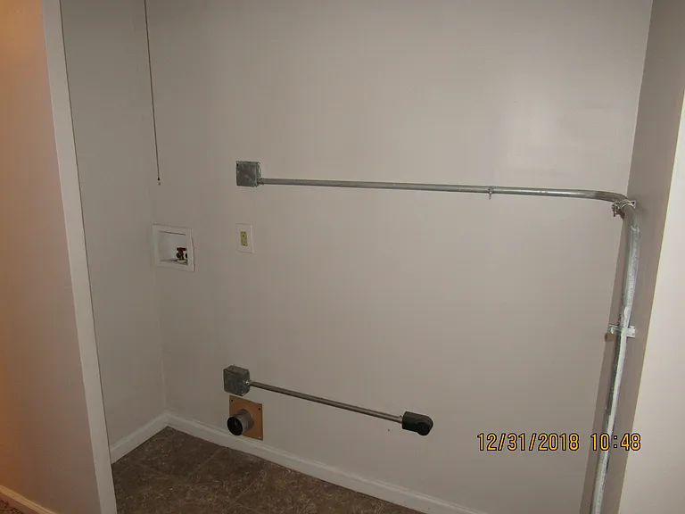 3060 Midvale Dr — Photo 9