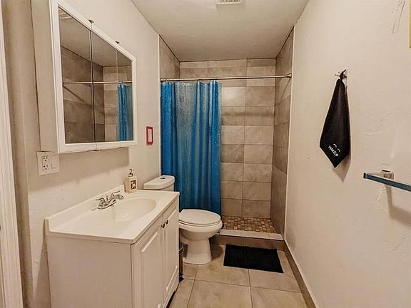 5th image of 633 NE 16th Ave #3