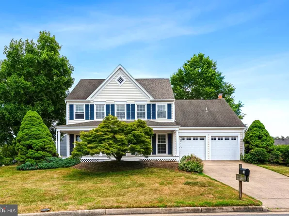 11 Harrow Ct, Sterling, VA 20165