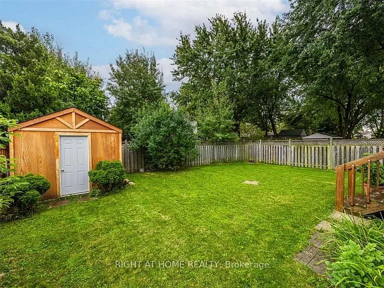 6913 Shelter Bay Rd #UPPER — Photo 25