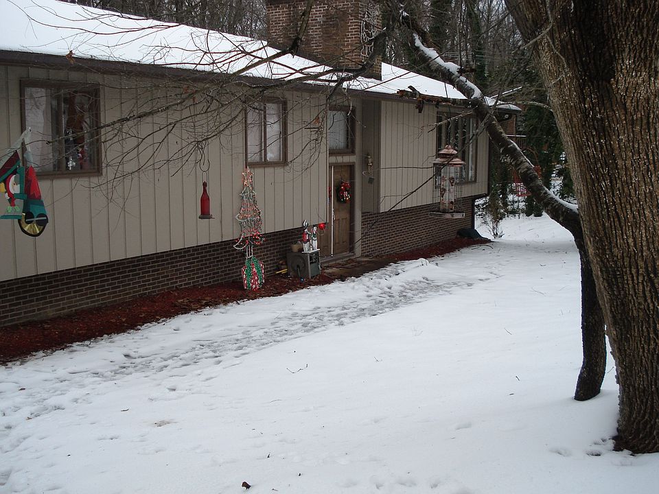 2nd image of 665 Merry Hills Dr