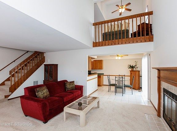 2nd image of 15755 Chesterfield Ln