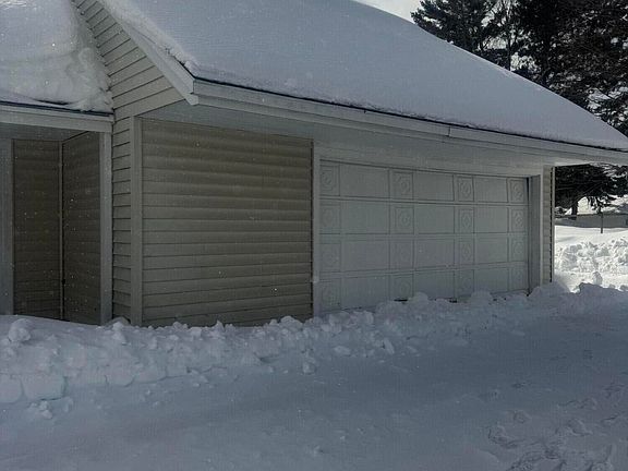 3rd image of 203 W Avenue D
