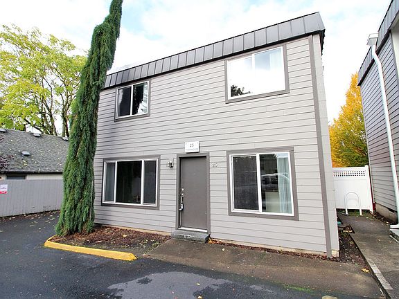 2nd image of 9222 N Lombard St APT 25