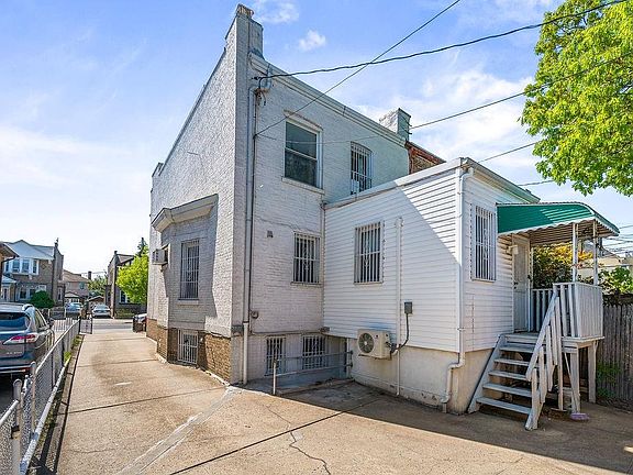 5th image of 1755 W 10th St