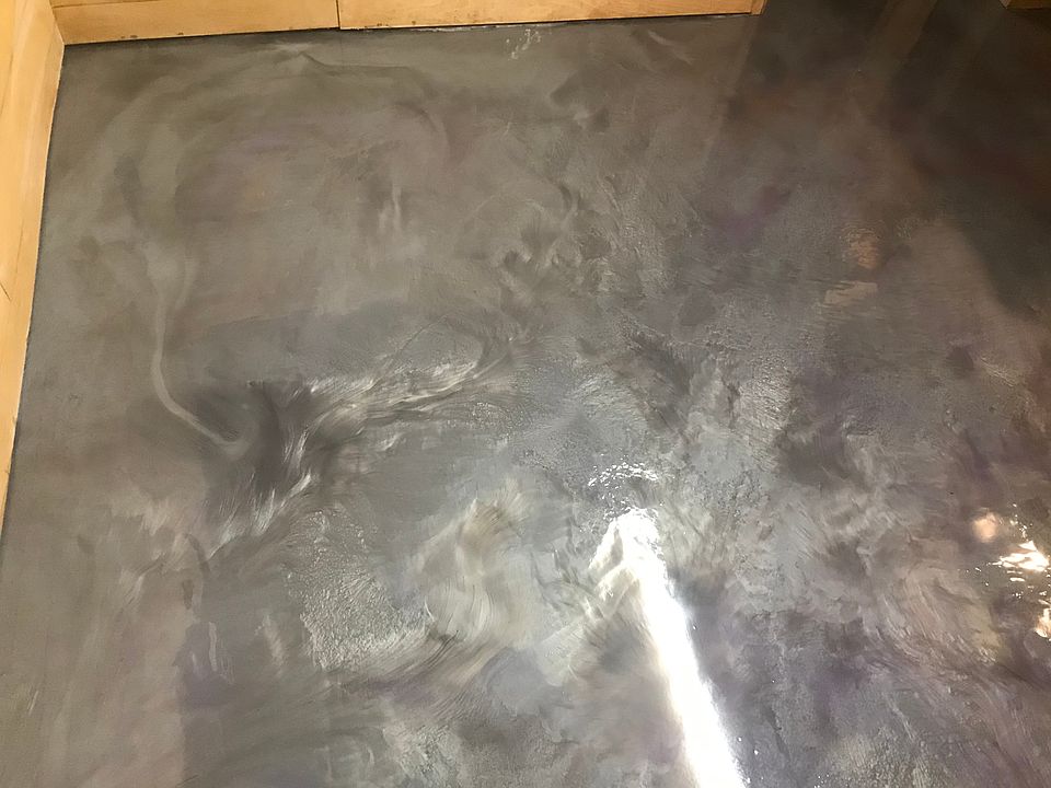 Epoxy metallic floor