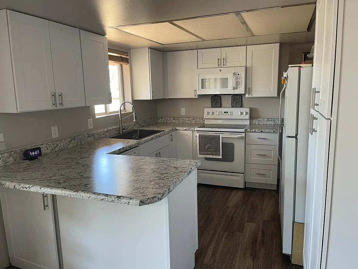 New kitchen - 2302 E Nisbet Rd