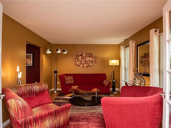 3rd image of 1436 Possum Run Ct