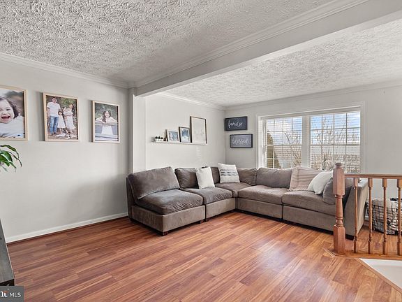 3rd image of 3893 Sunny Brook Ct