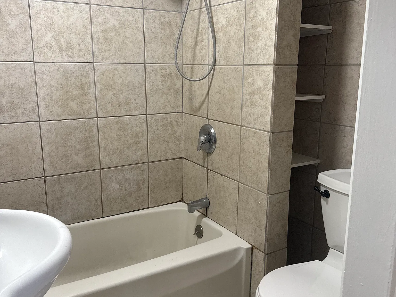 2 bed, $2,000 — Photo 4