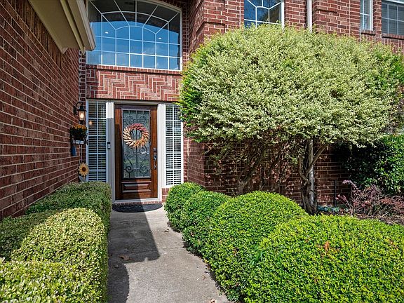 2nd image of 548 Willowview Dr