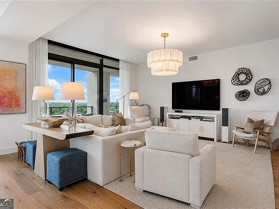 4th image of 2520 Peachtree Rd NW #1603