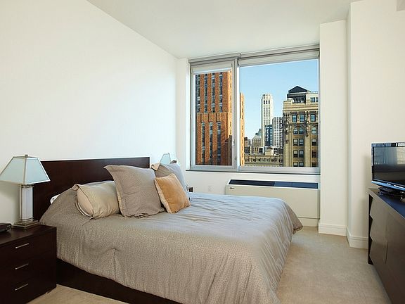 3rd image of 30 West St APT Ph2d