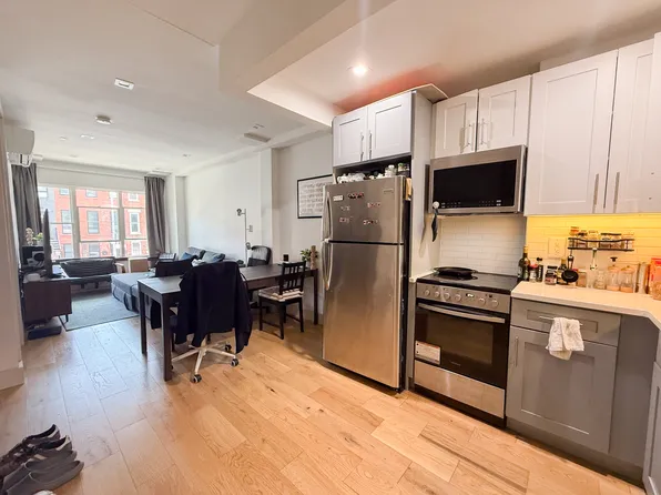 563a Lafayette Avenue image 1 of 10