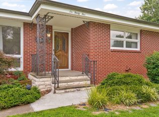 635 Valley View Dr, Mount Vernon, MO 65712