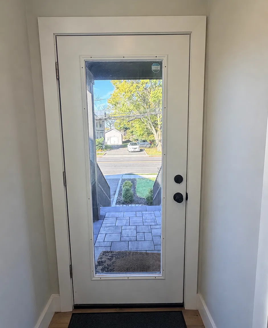 Studio, $1,900 — Photo 2