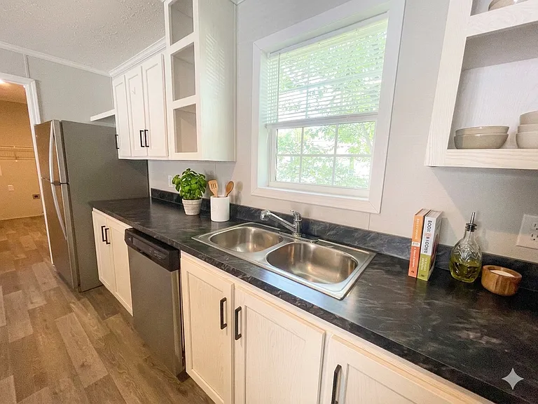73 Ashley Cir #134 — Photo 3