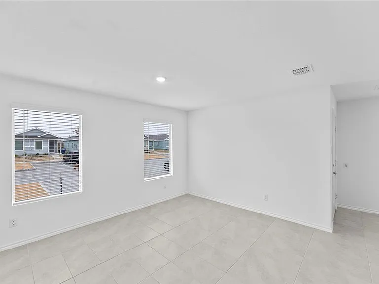 211 Herman Ln — Photo 7