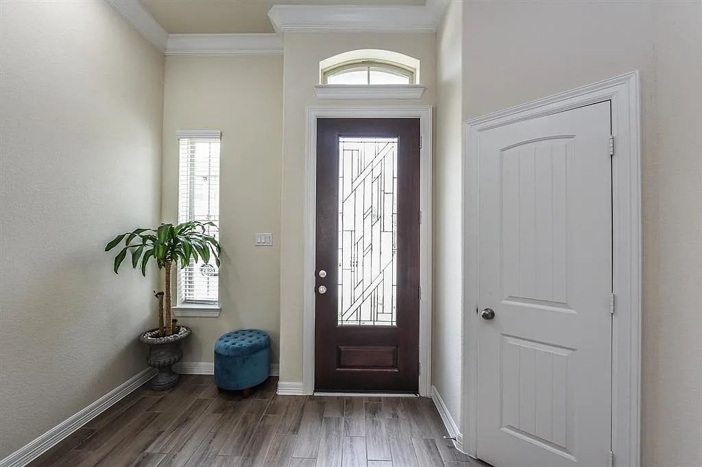4 bed, 4.5 bath, 3082 sqft, $3,750 — Photo 3