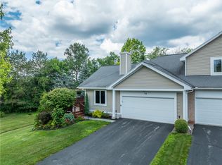 88 Waterford Cir, Rochester, NY 14618