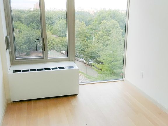 5th image of 446 W 167th St #8A