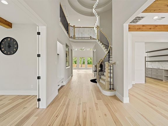 3rd image of 206 Faust Ln