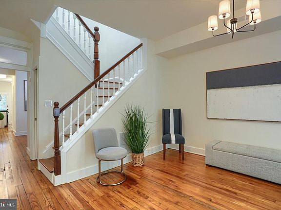 5th image of 841 Powers St