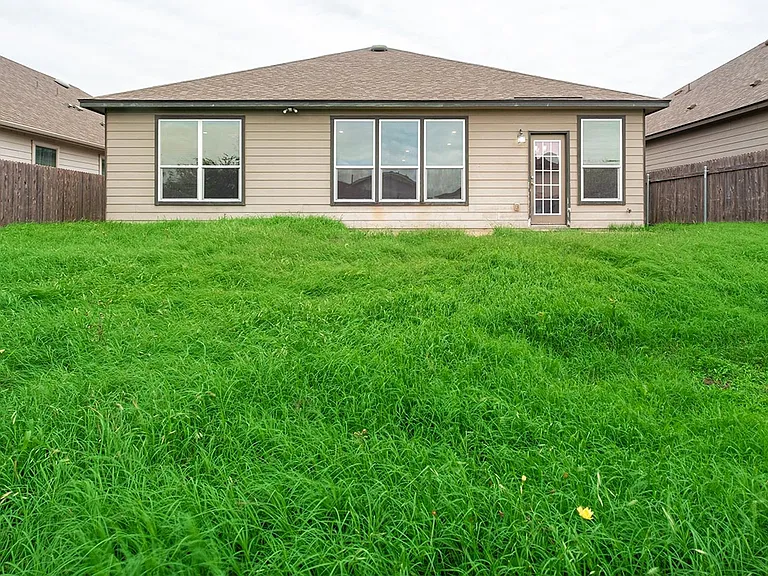 12401 Franklin D Roosevelt St — Photo 33