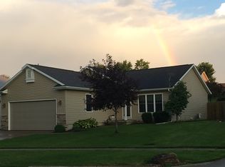 21 Jefferson St, Pella, IA 50219